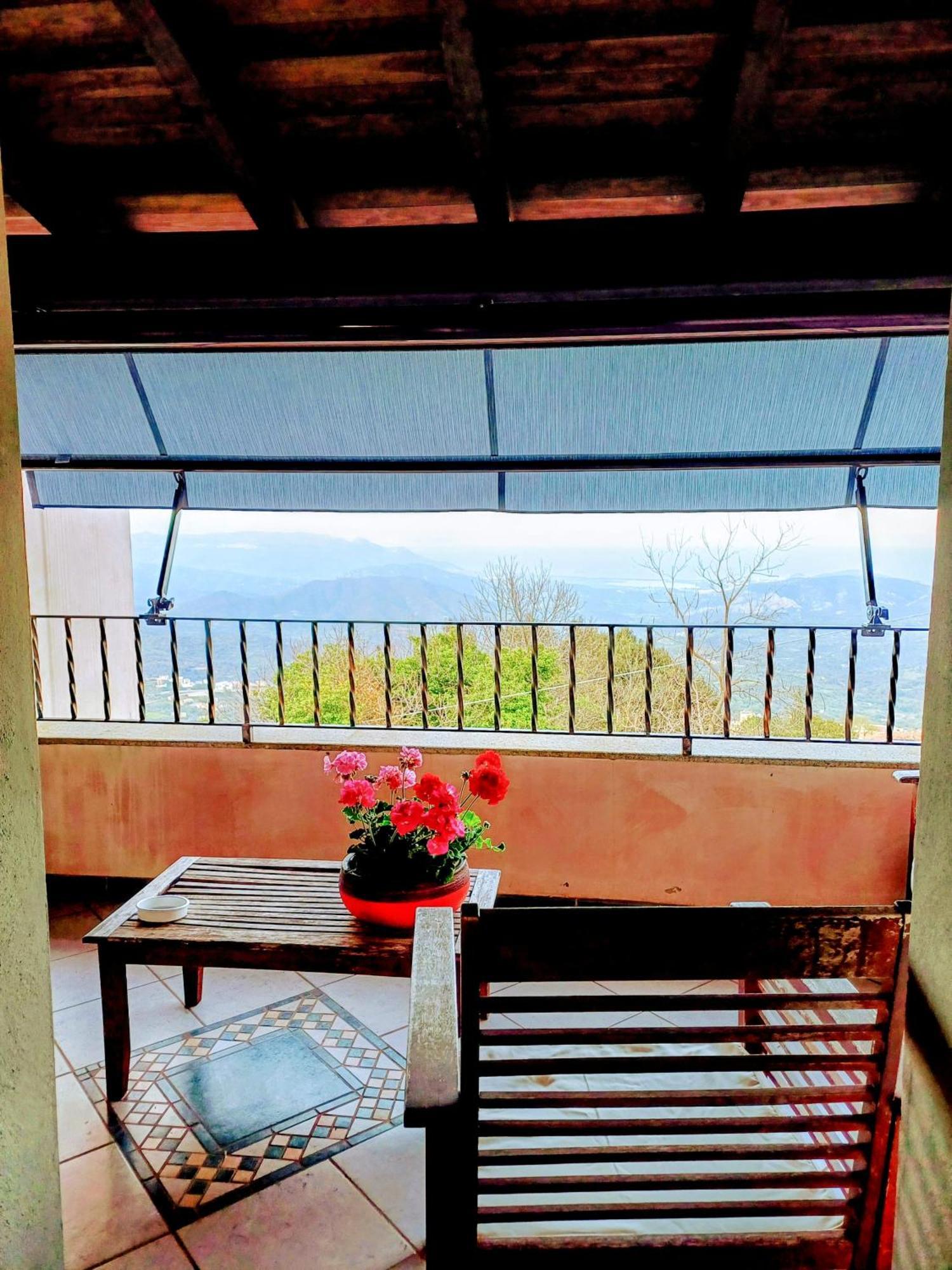 Monti E Mare Bed & Breakfast Lanusei Exterior photo